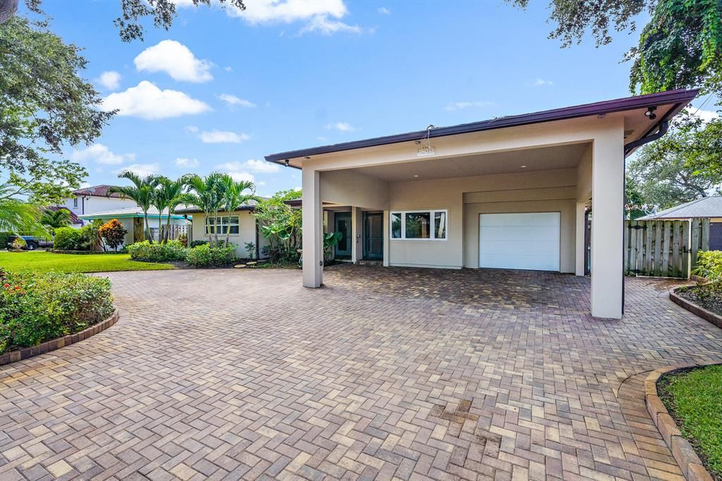 Photo of 12905 Inshore Drive, Palm Beach Gardens, FL 33410 (MLS # R10746396)