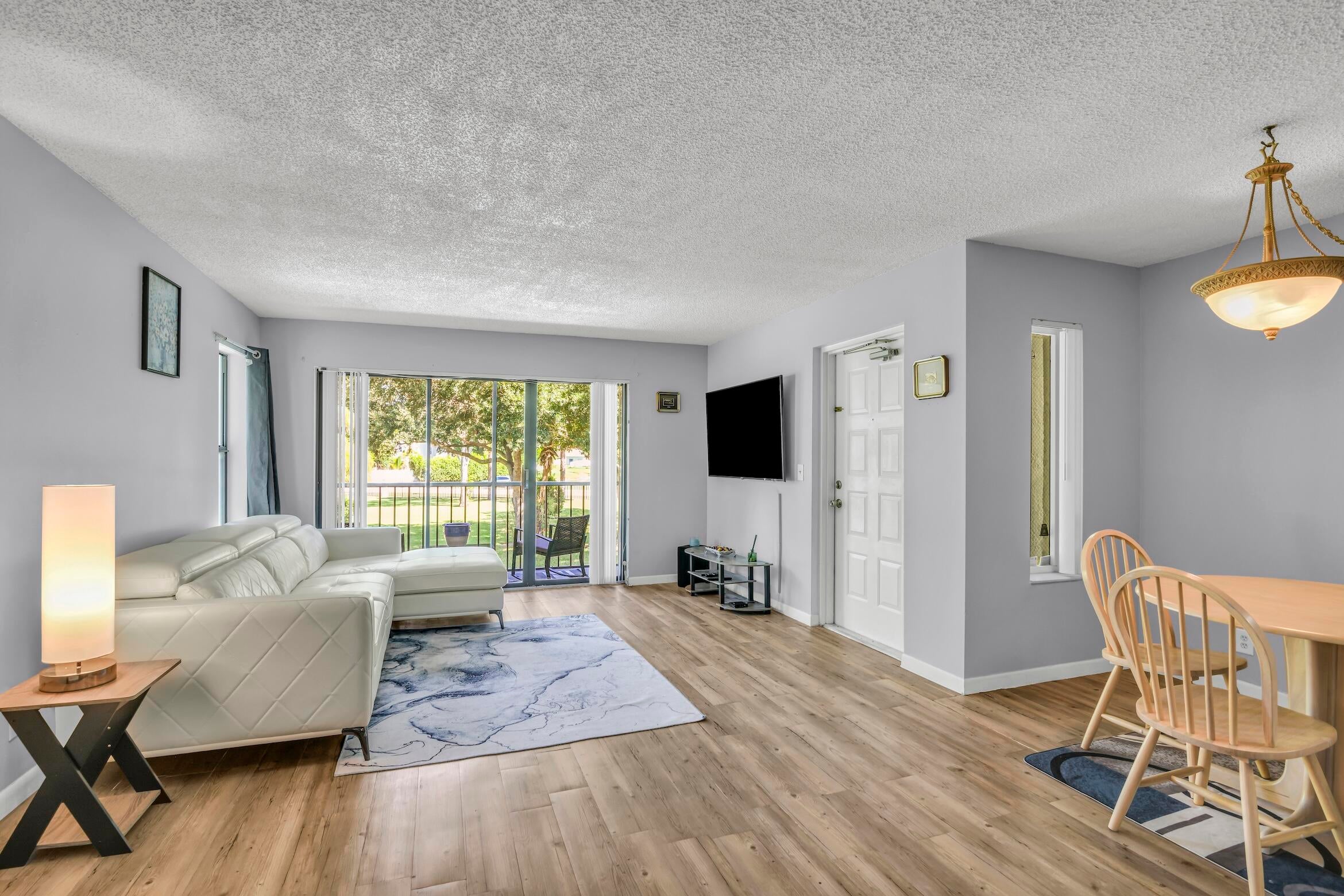 3744 Savoy Lane E2