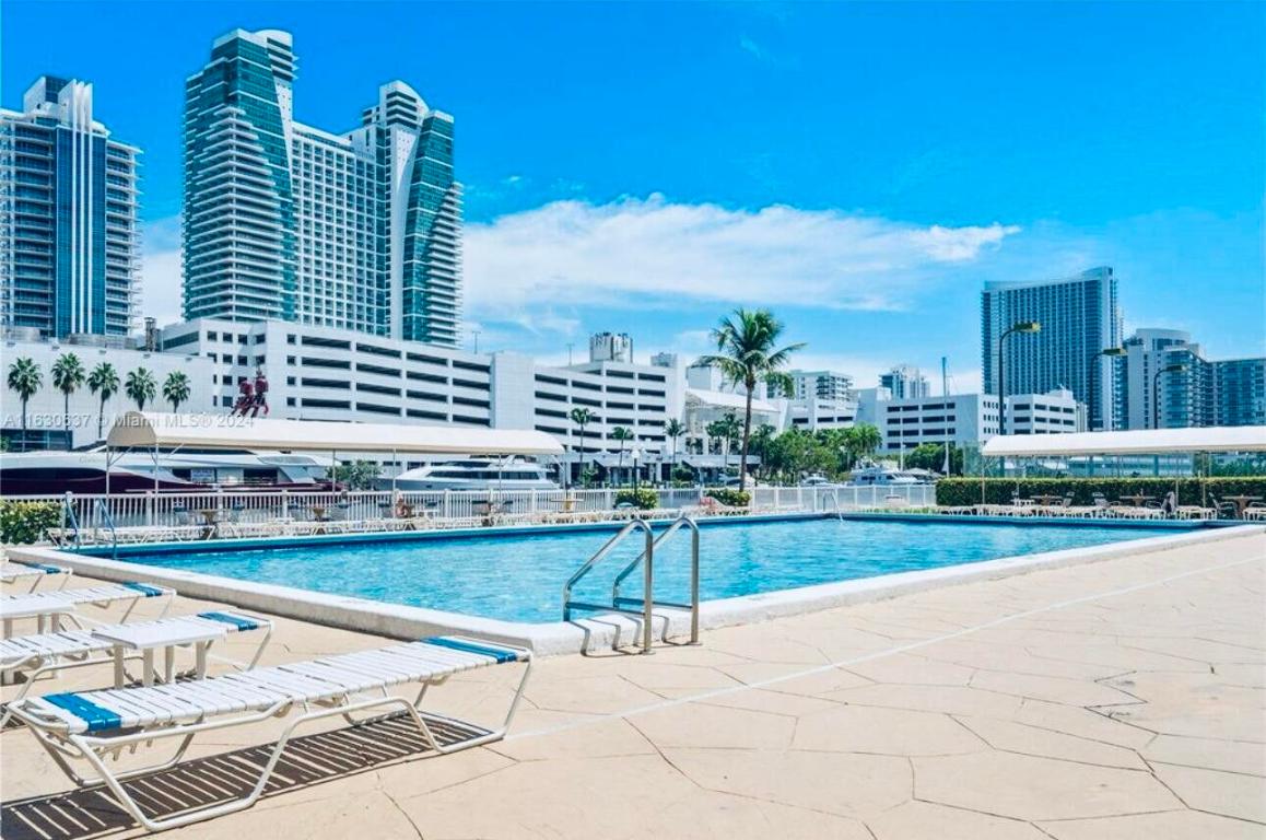 TOWERS OF OCEANVIEW SOUTH - Residential