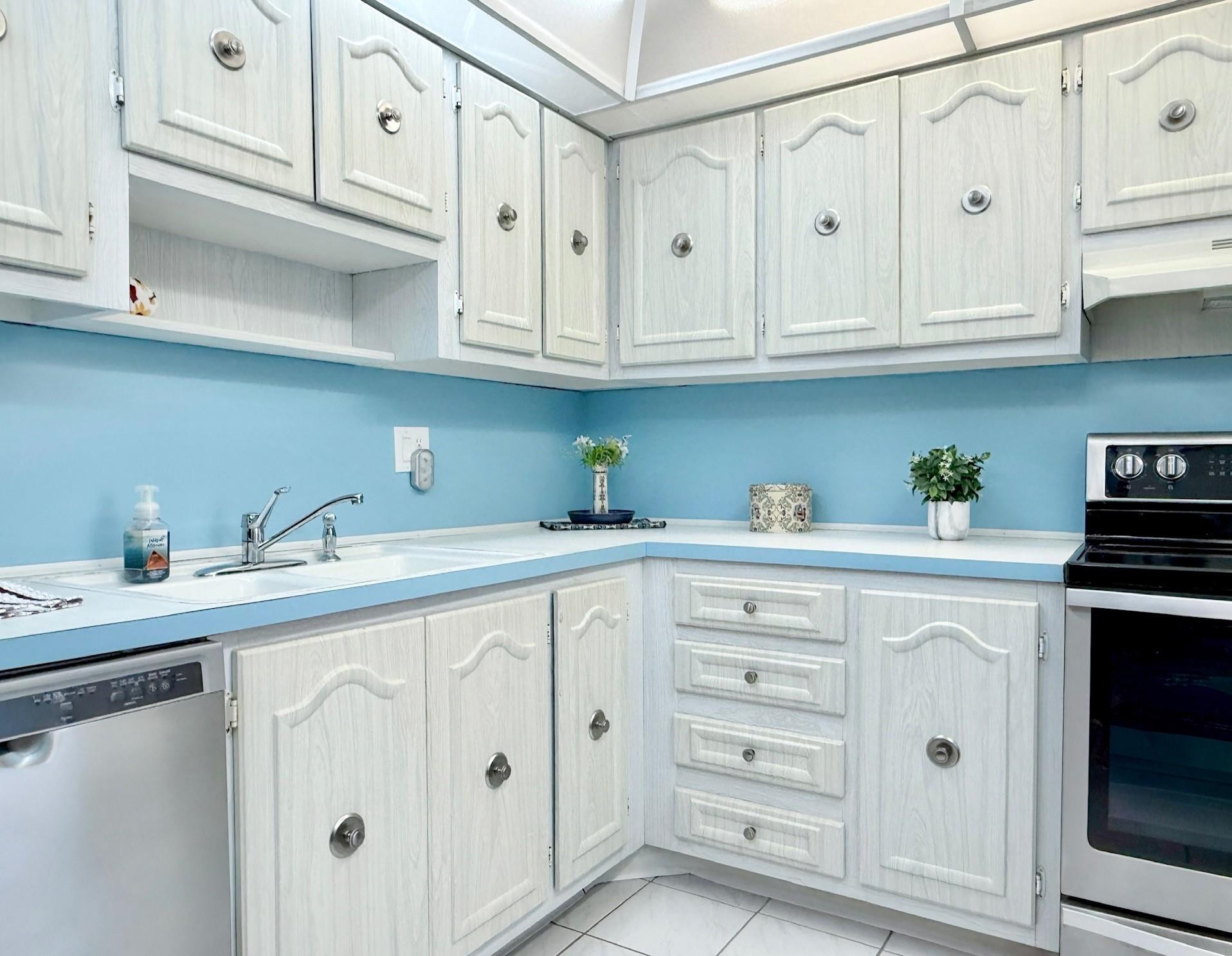 Emerald Condo - Residential