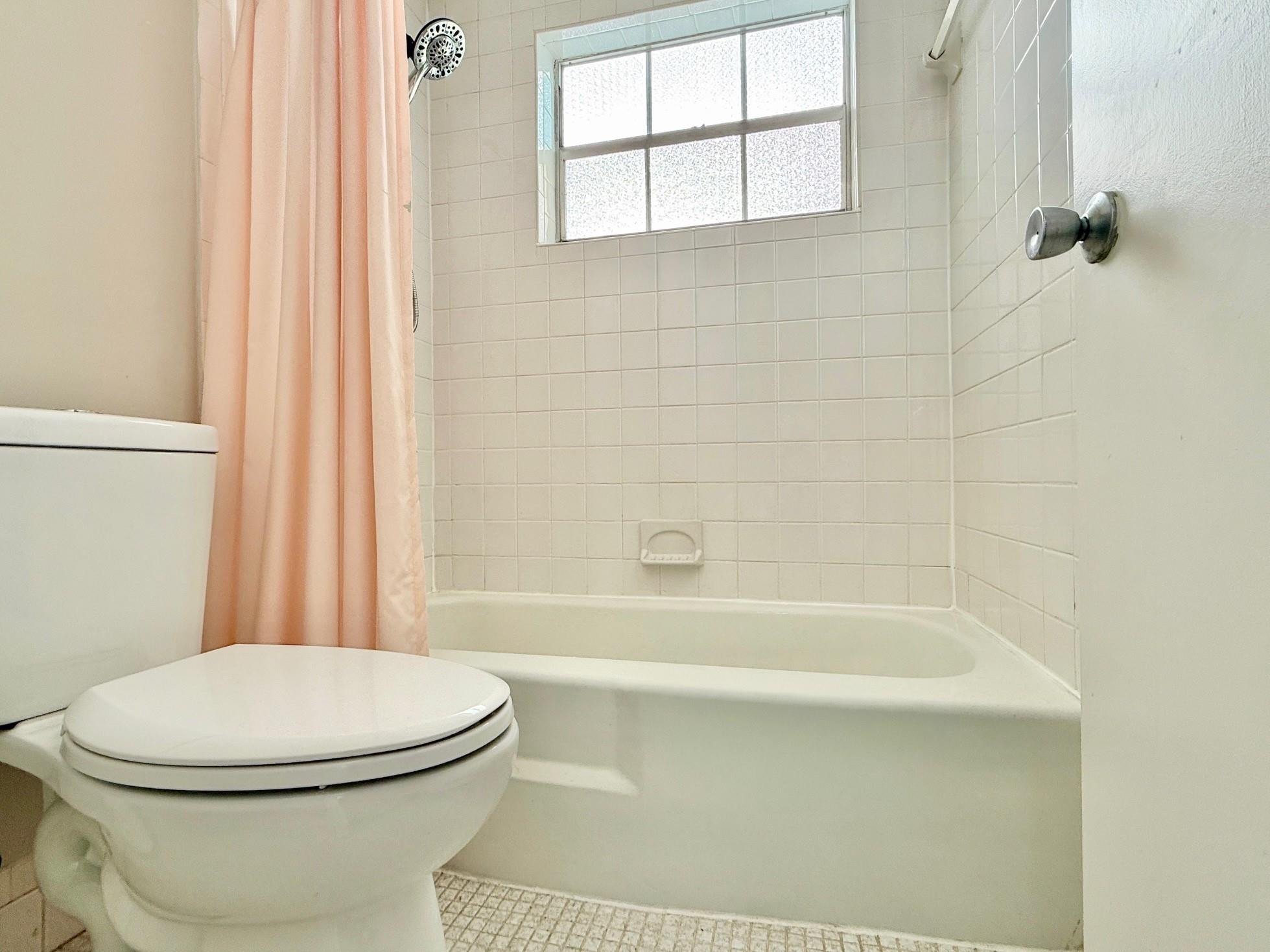 Emerald Condo - Residential