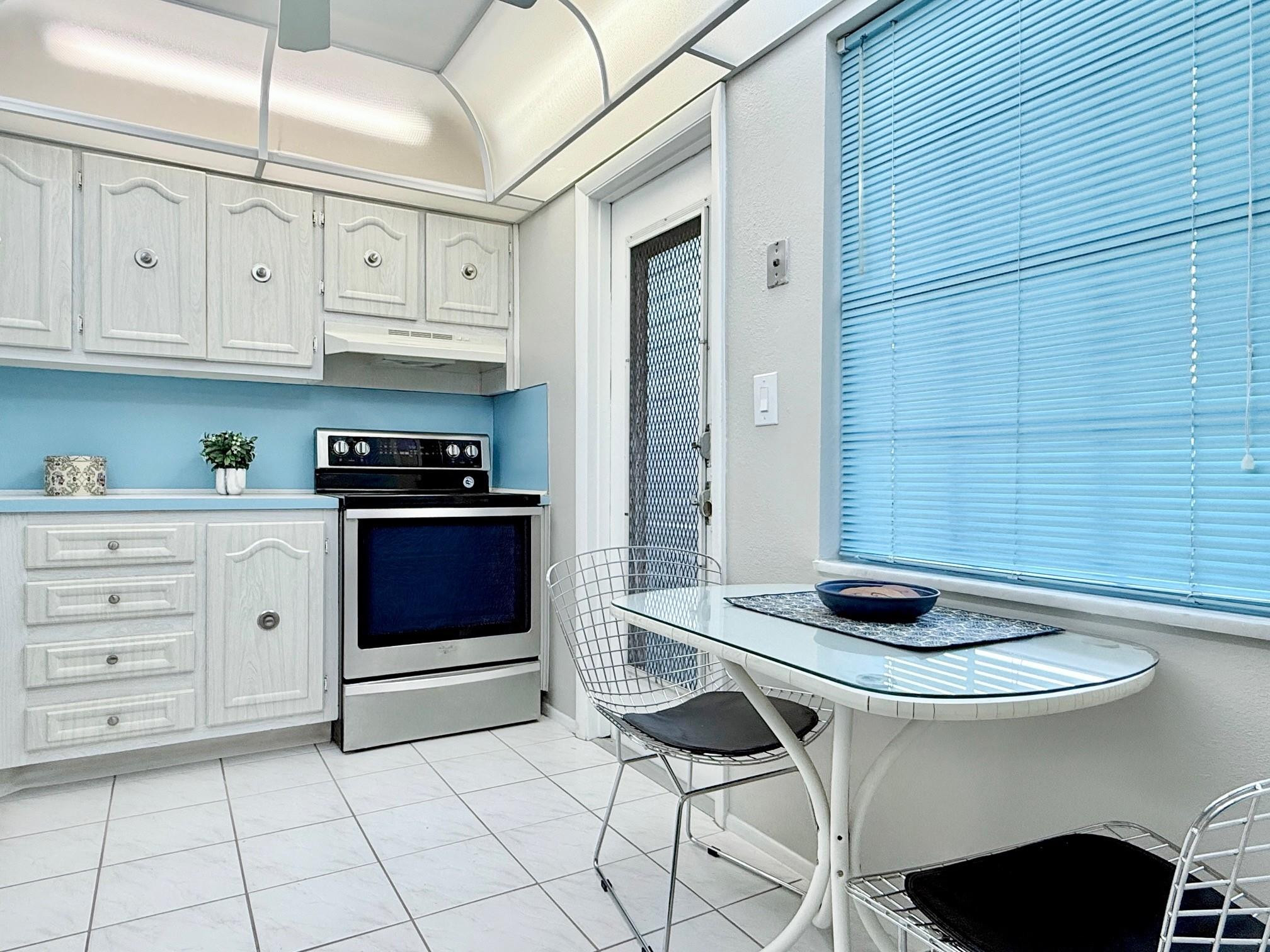 Emerald Condo - Residential