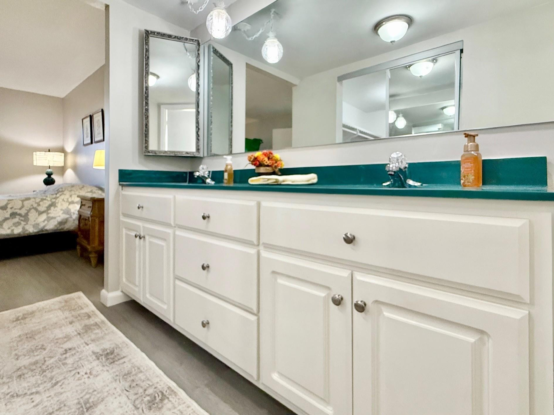 Emerald Condo - Residential