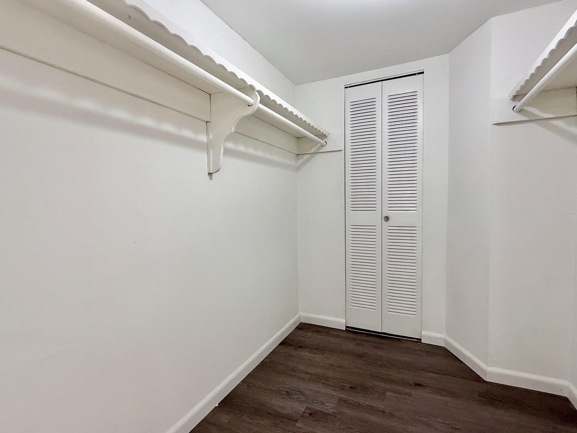 Emerald Condo - Residential