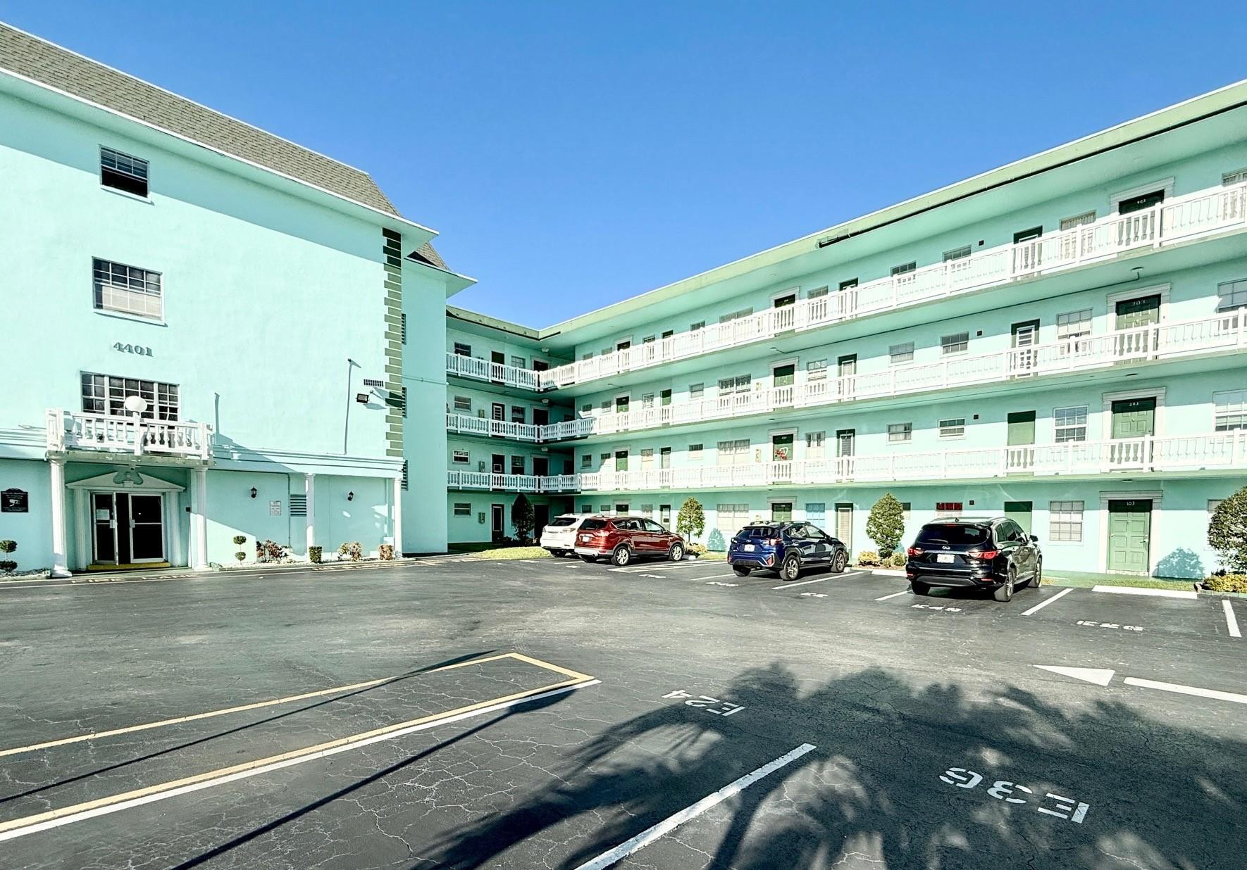 Emerald Condo - Residential