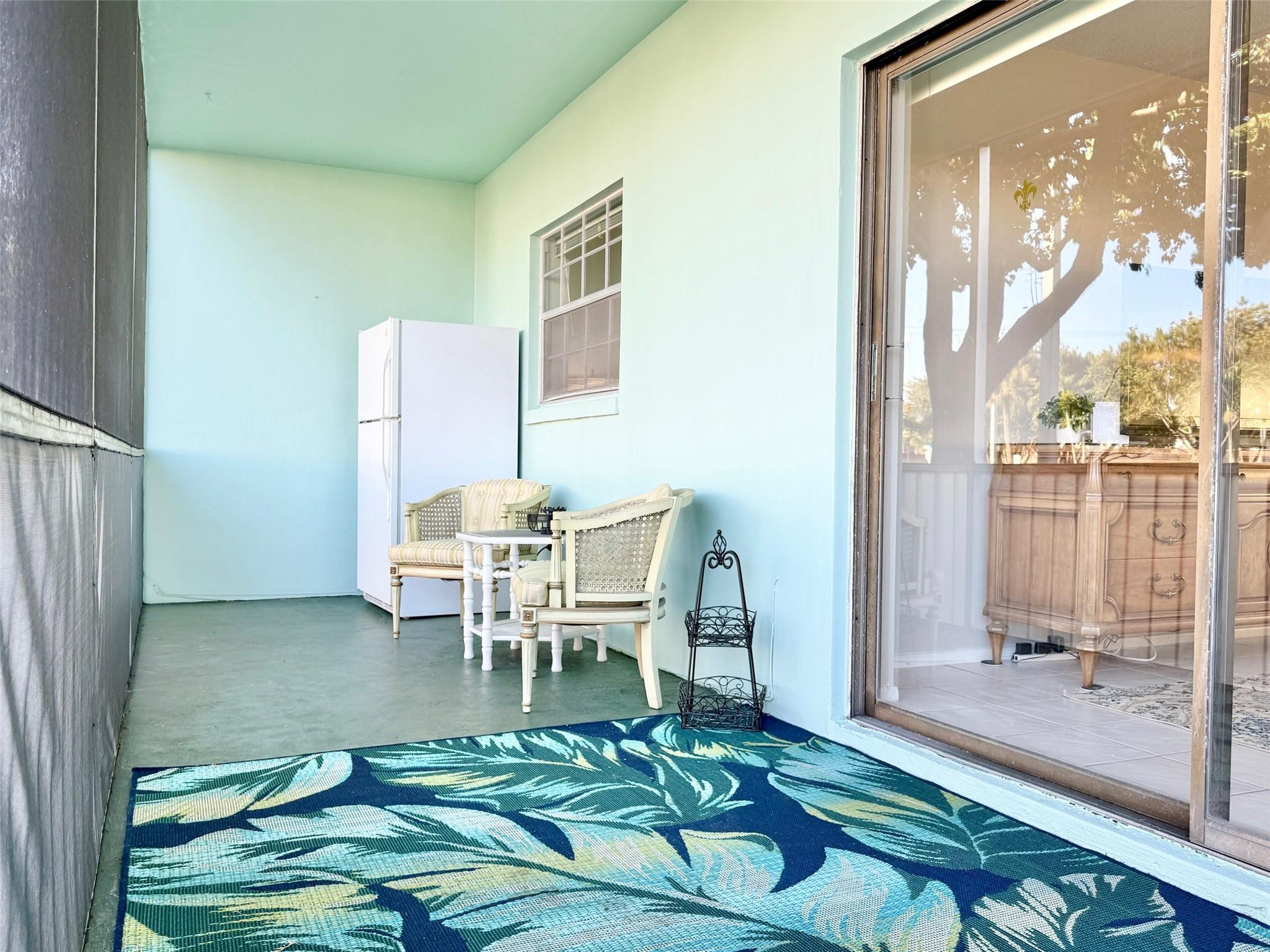 Emerald Condo - Residential