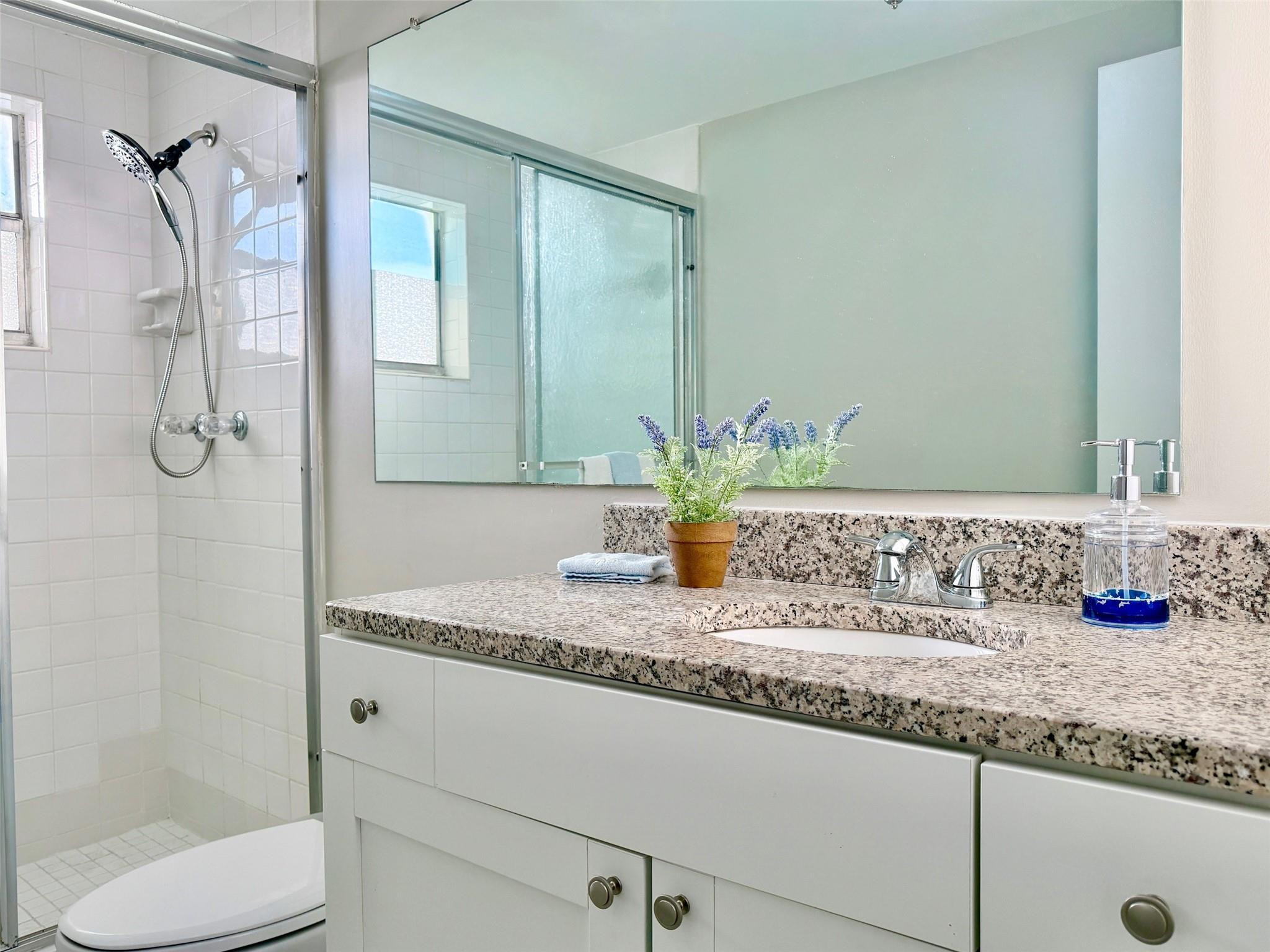 Emerald Condo - Residential