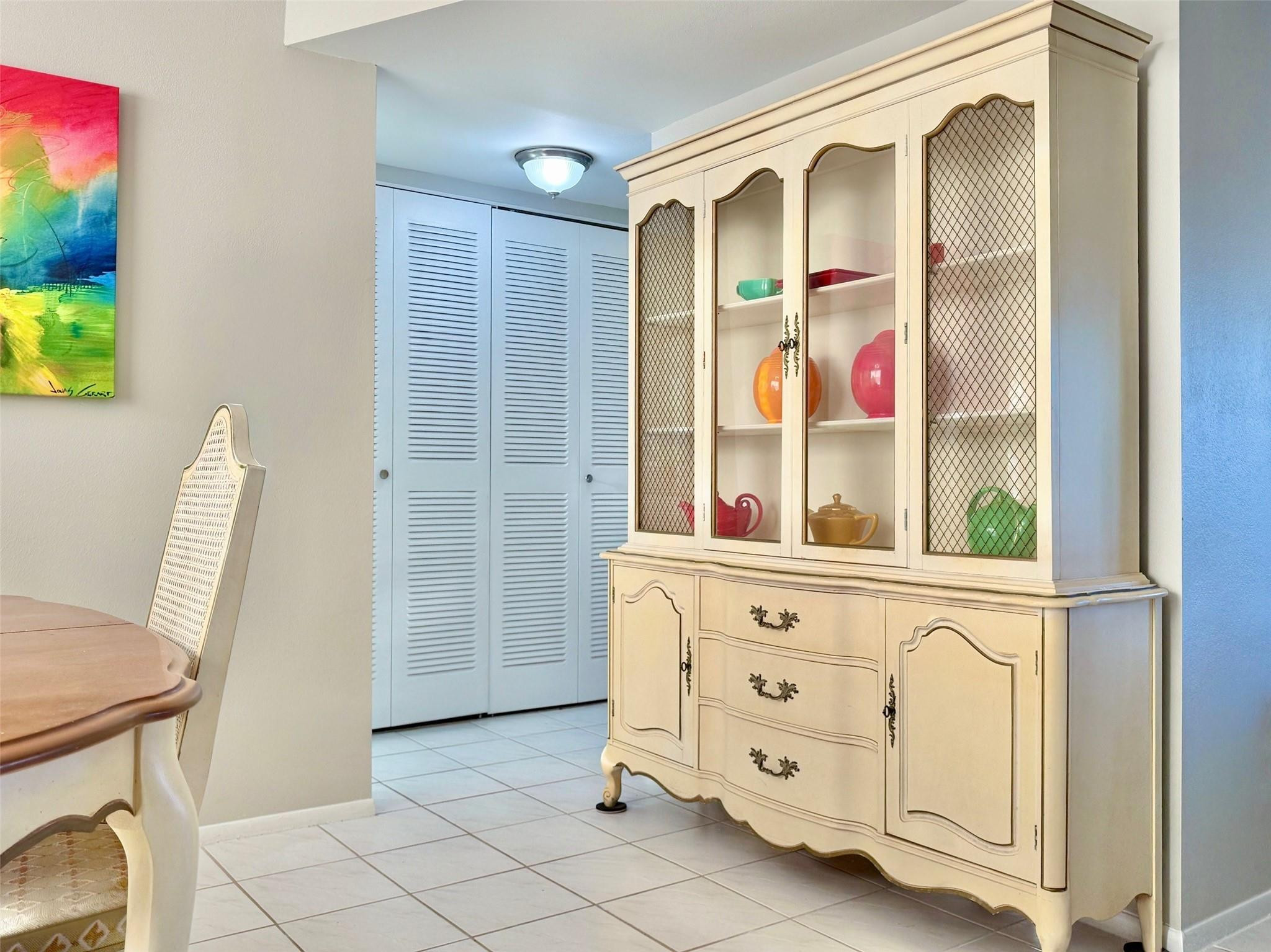 Emerald Condo - Residential