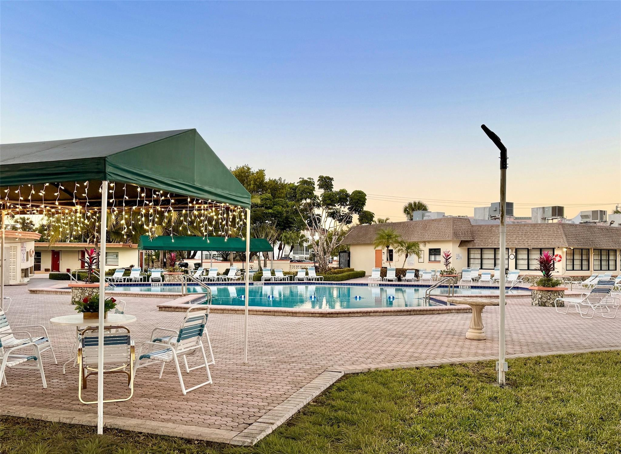 Emerald Condo - Residential