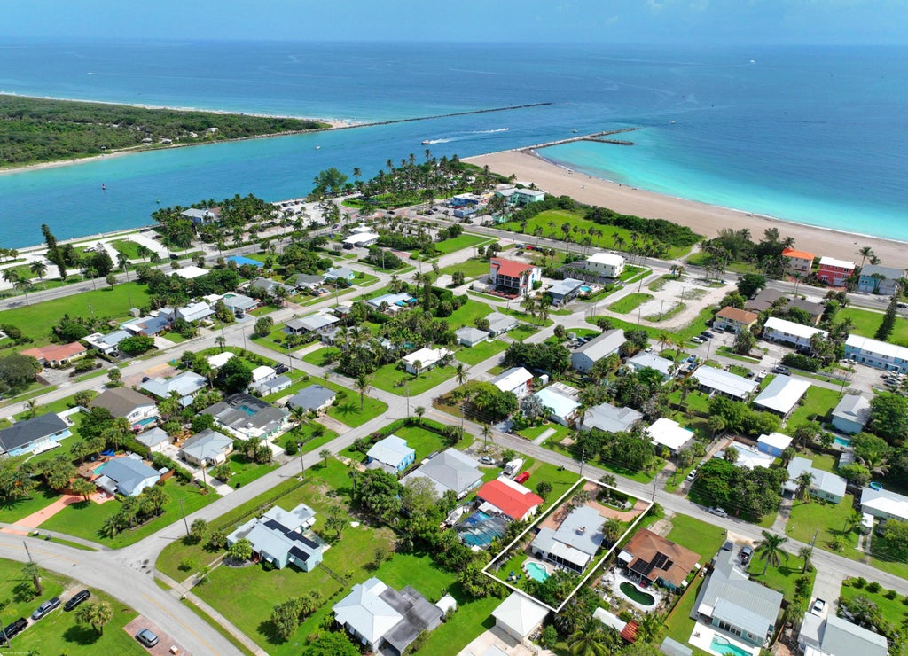 Photo of 307 GRANADA Street, Fort Pierce, FL 34949 (MLS # B26079468)