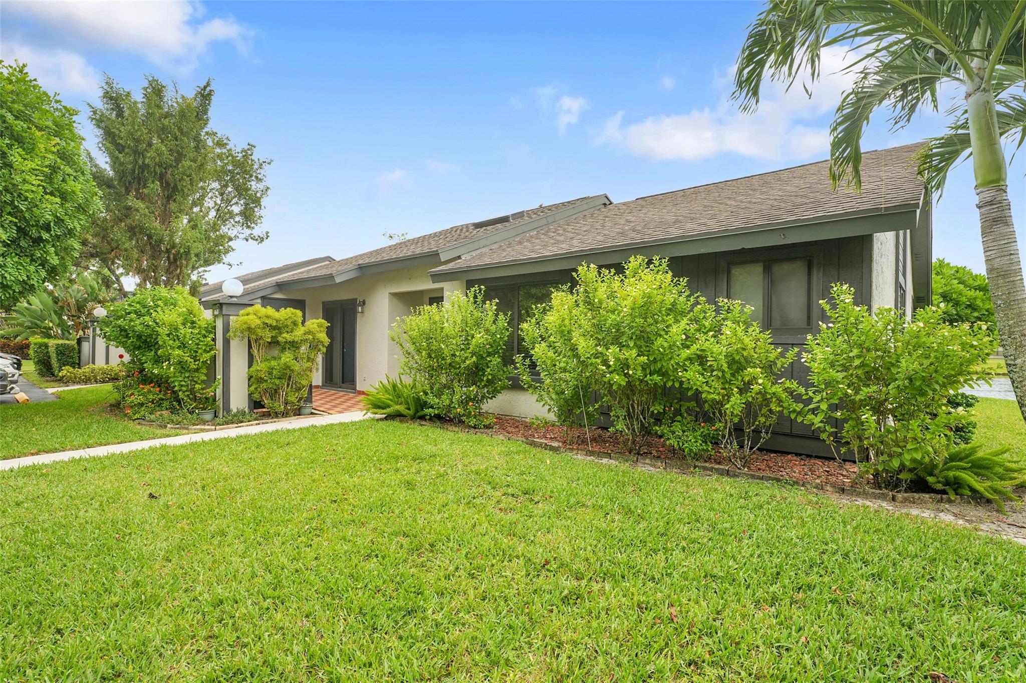 468 Long Bow Ct 468