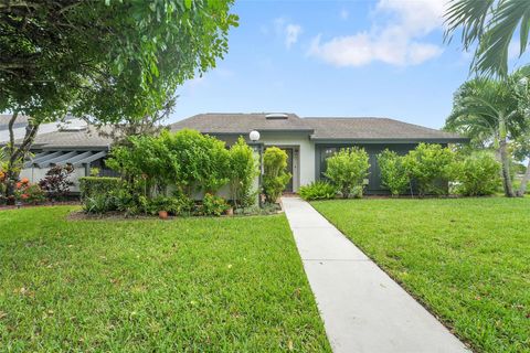 468 Long Bow Ct 468 Royal Palm Beach FL 33411