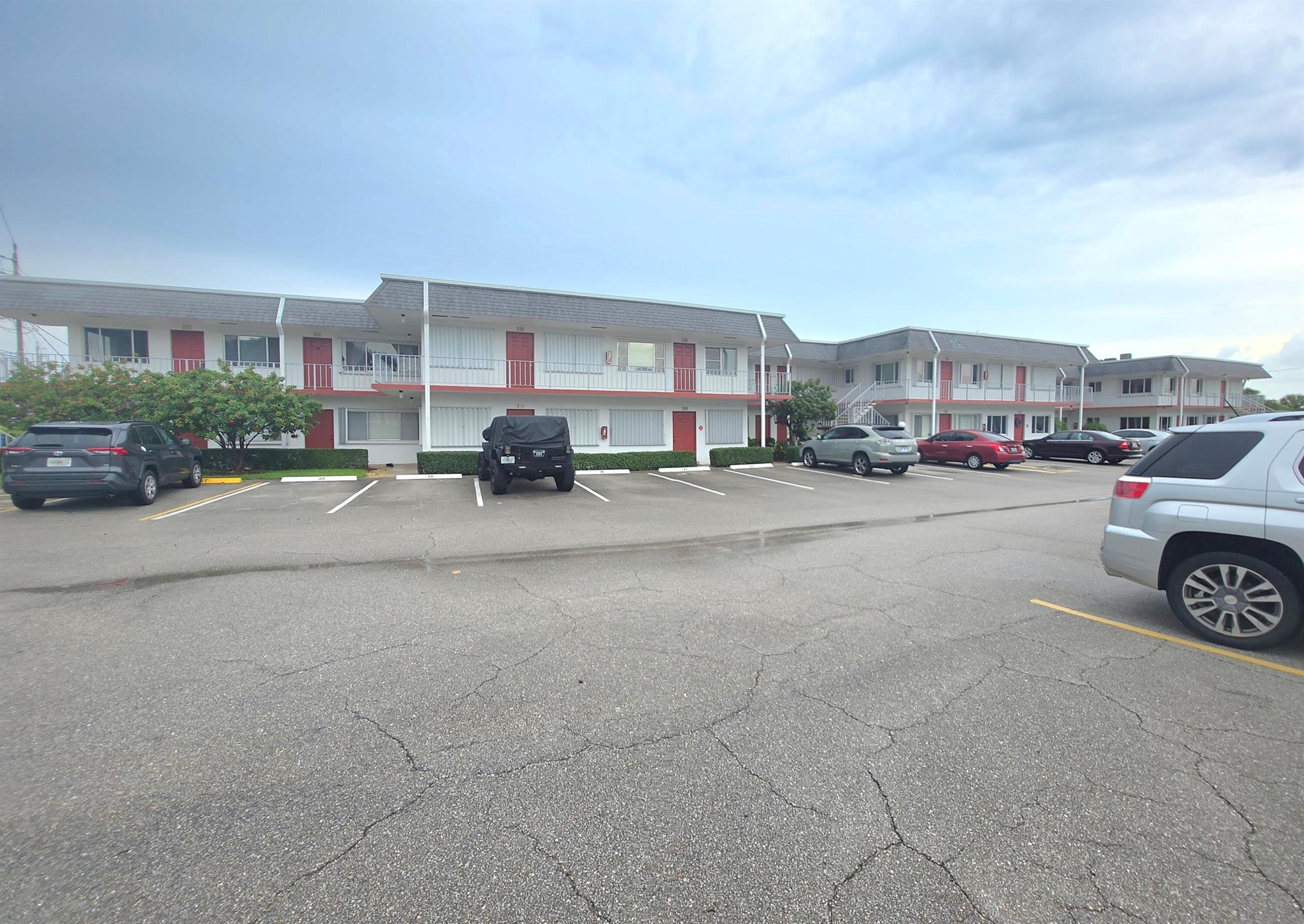 3200 Lake Osborne Drive 212