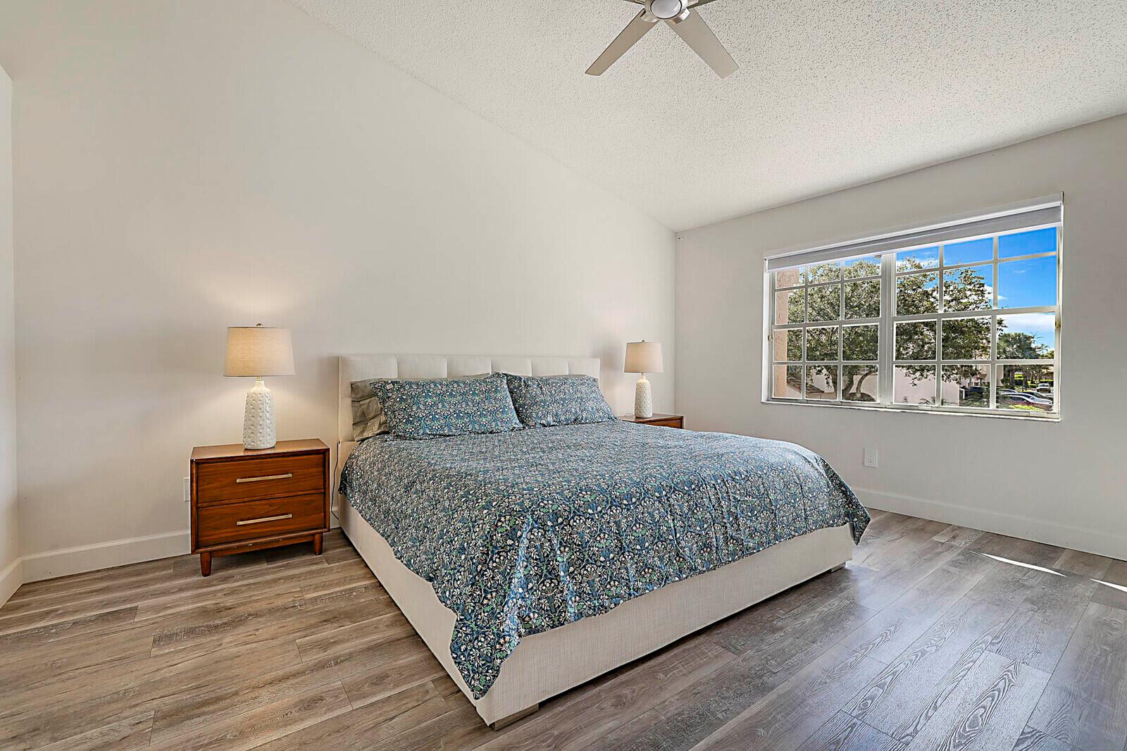 PLEASANT LAKES - Residential