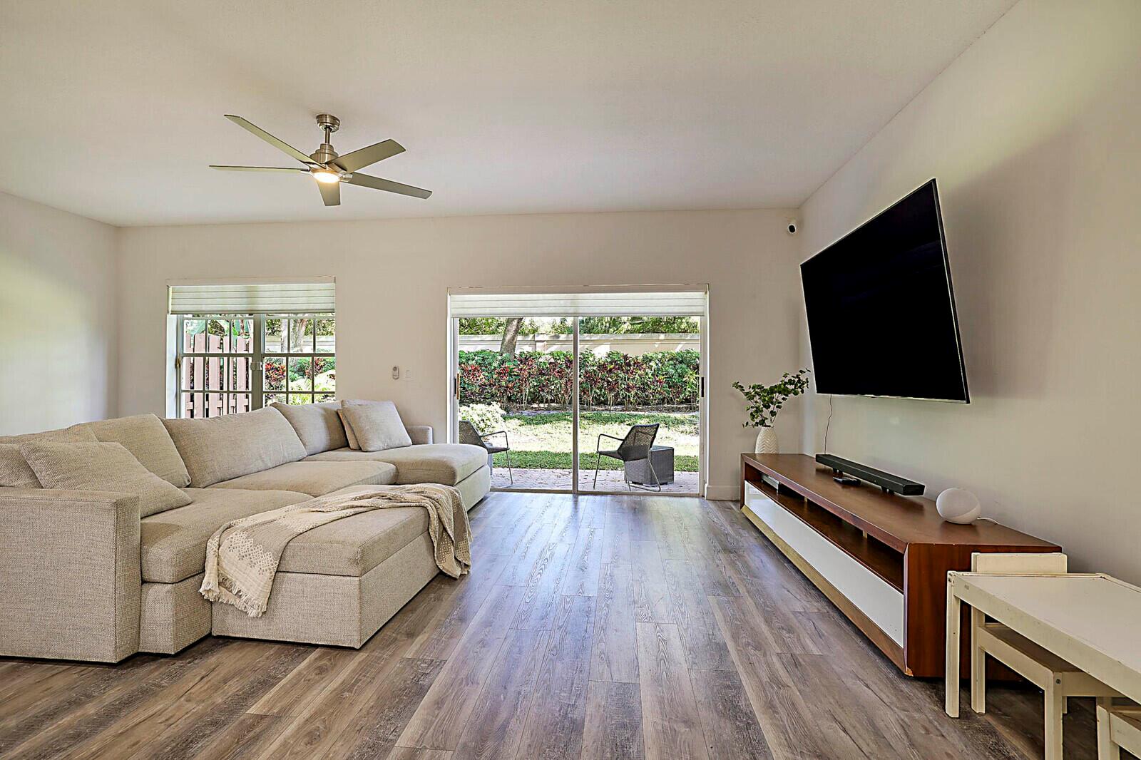 PLEASANT LAKES - Residential