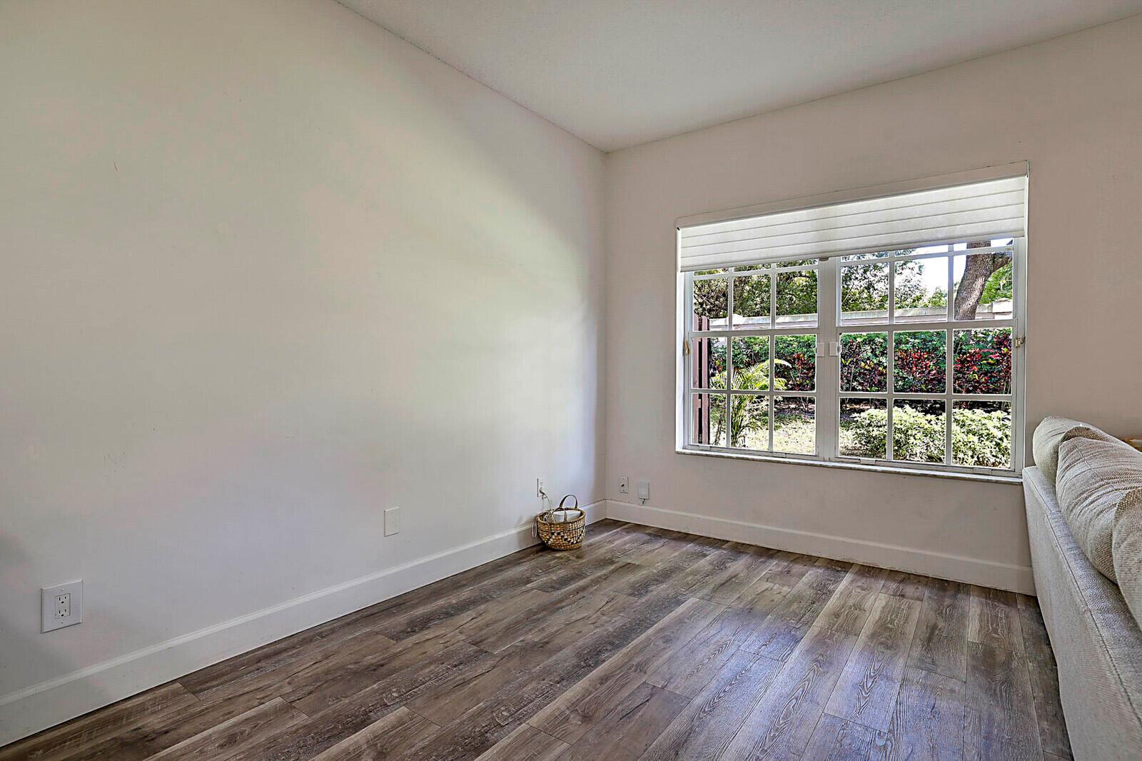 PLEASANT LAKES - Residential