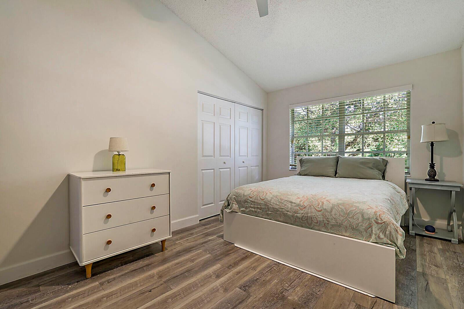 PLEASANT LAKES - Residential