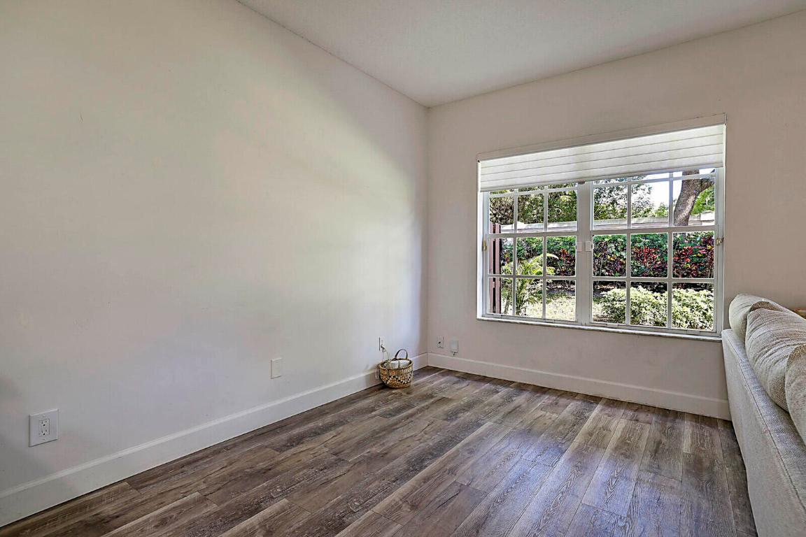 PLEASANT LAKES - Residential