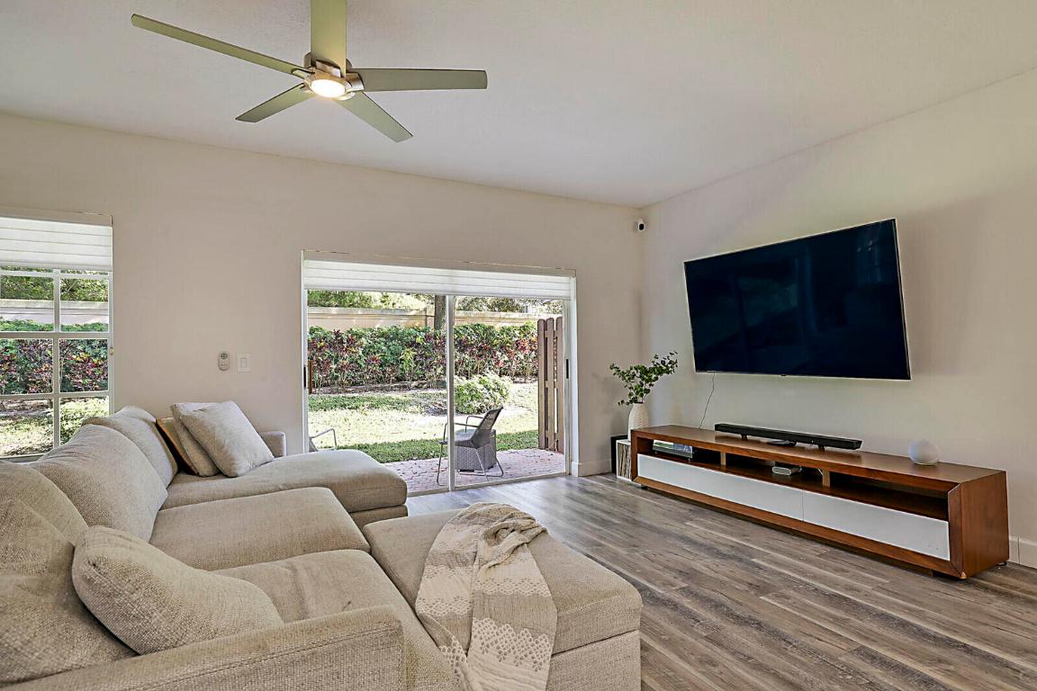 PLEASANT LAKES - Residential