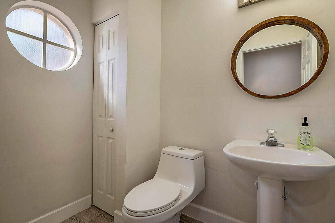 PLEASANT LAKES - Residential