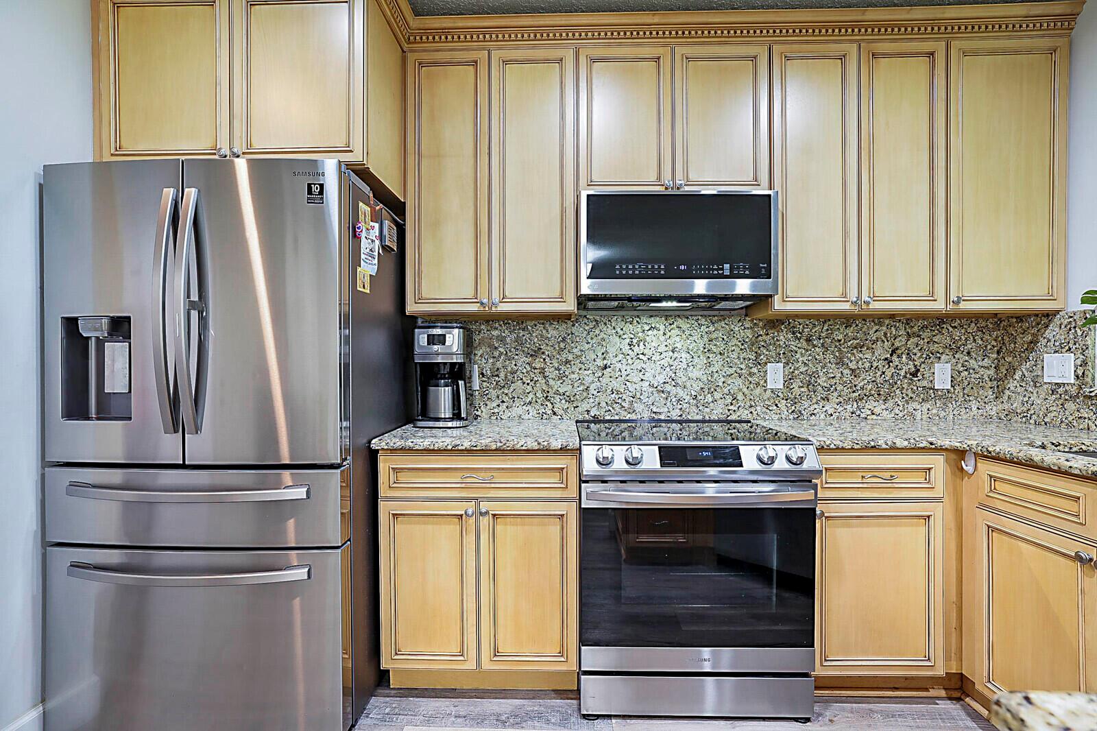 PLEASANT LAKES - Residential