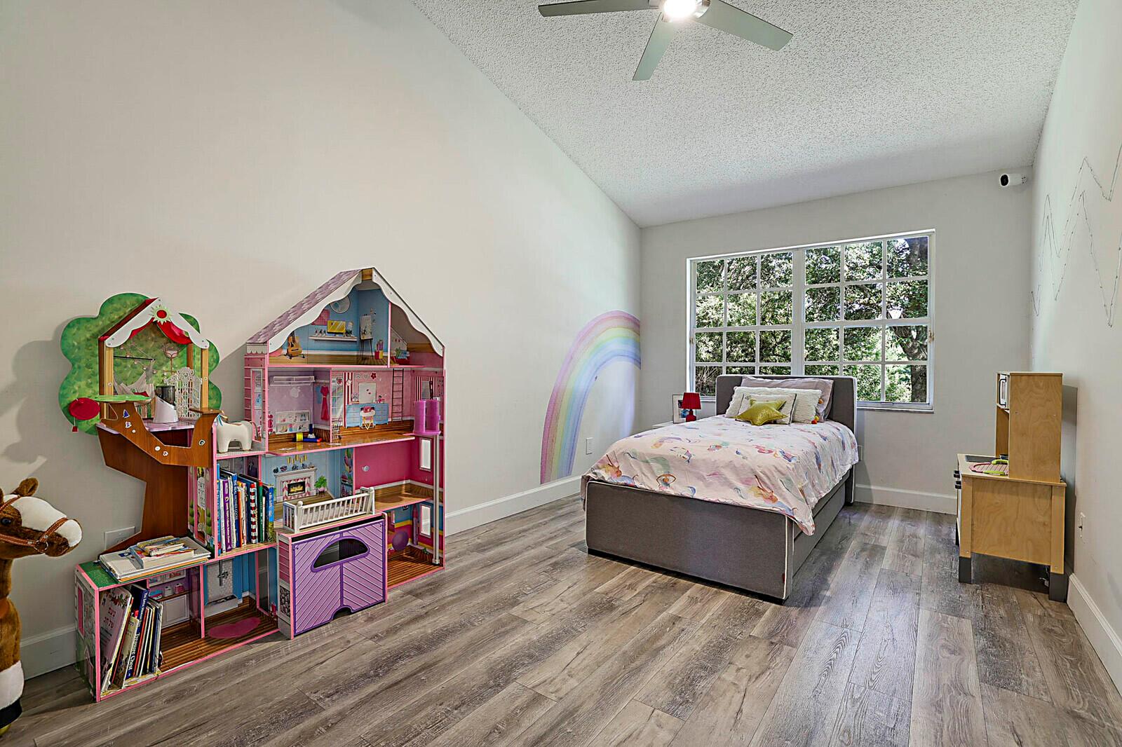 PLEASANT LAKES - Residential