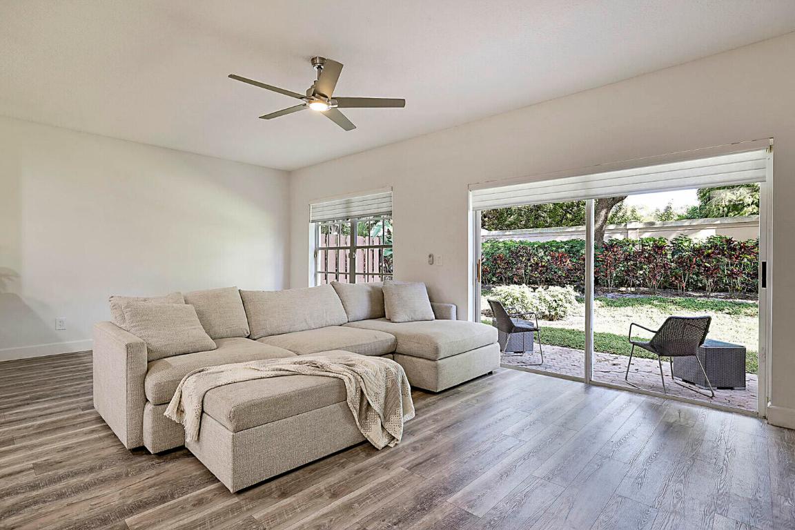 PLEASANT LAKES - Residential