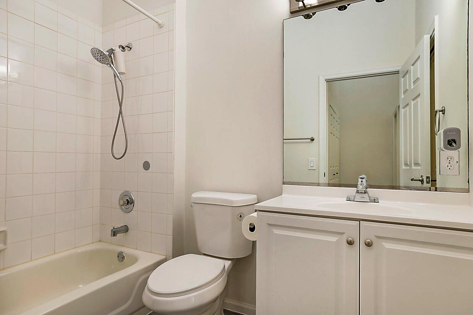 PLEASANT LAKES - Residential