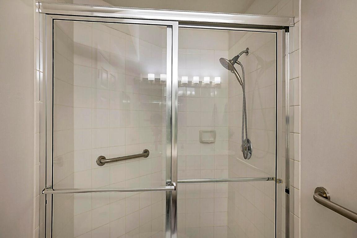 PLEASANT LAKES - Residential