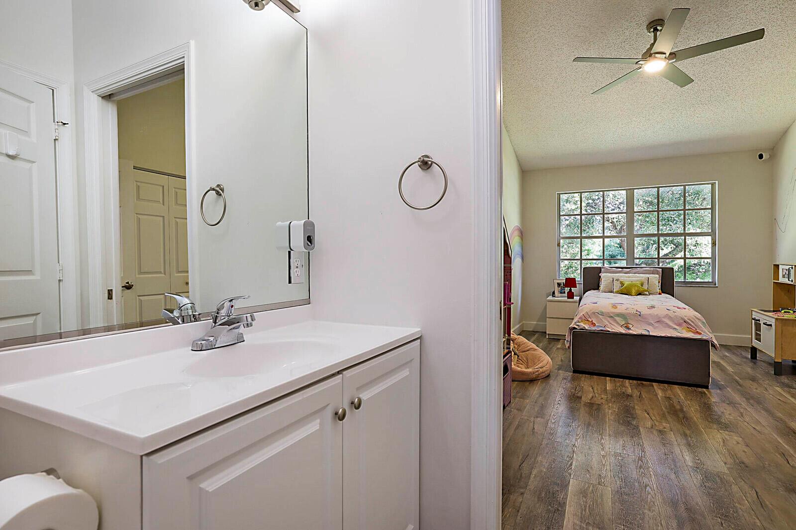 PLEASANT LAKES - Residential