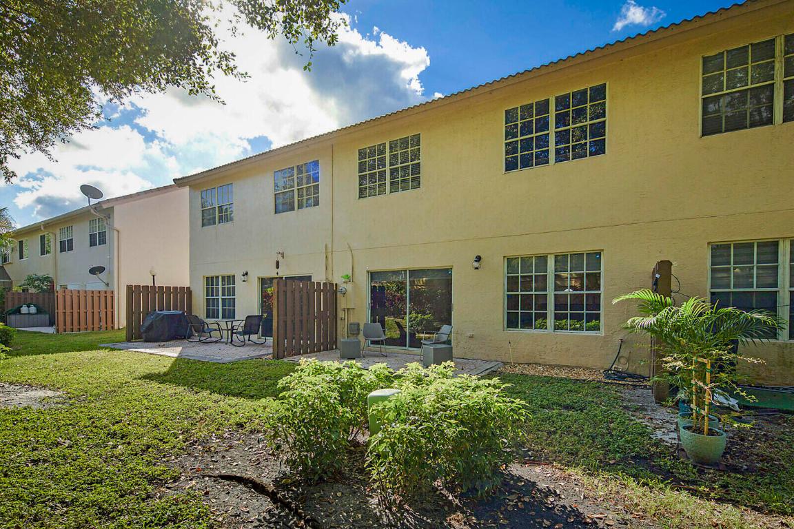 PLEASANT LAKES - Residential