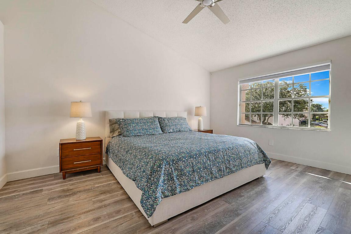 PLEASANT LAKES - Residential