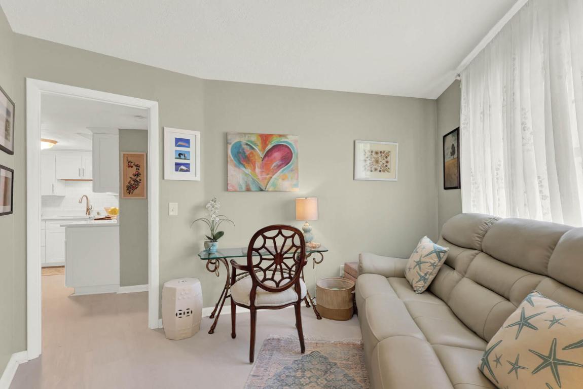 SAVANNAS CLUB CONDO - Residential