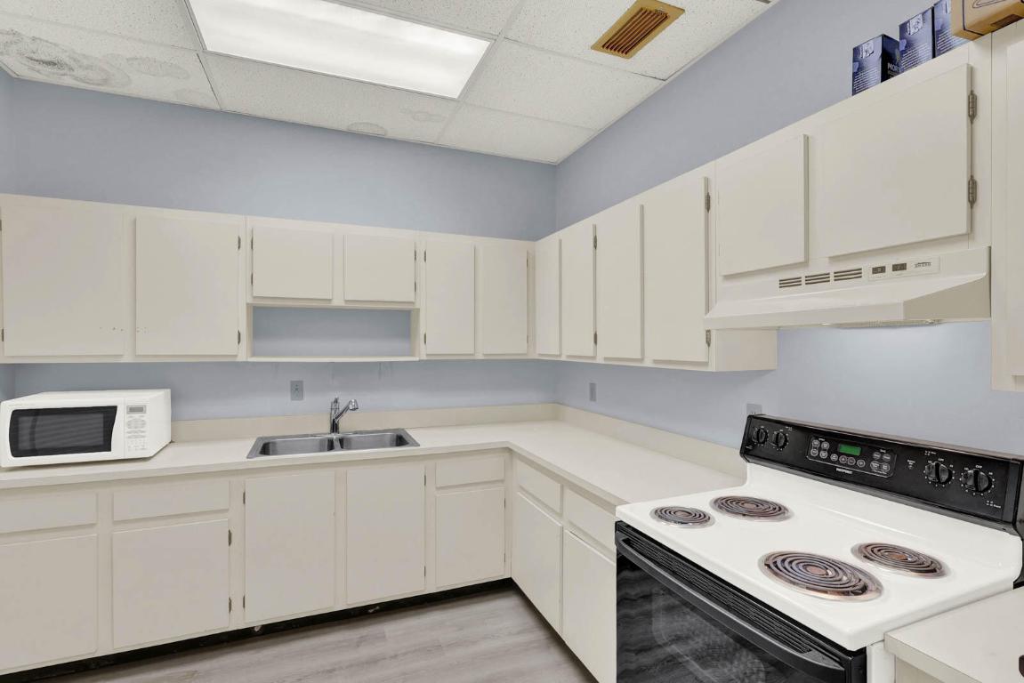 SAVANNAS CLUB CONDO - Residential