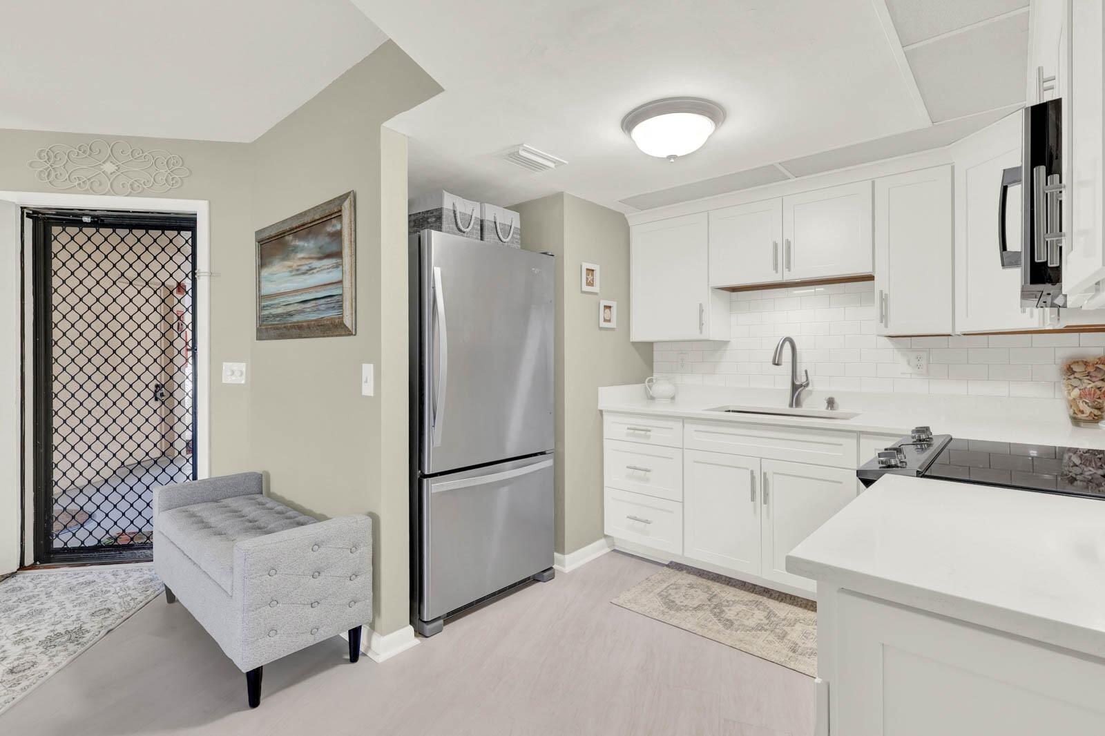 SAVANNAS CLUB CONDO - Residential