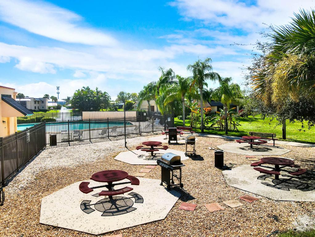 SAVANNAS CLUB CONDO - Residential