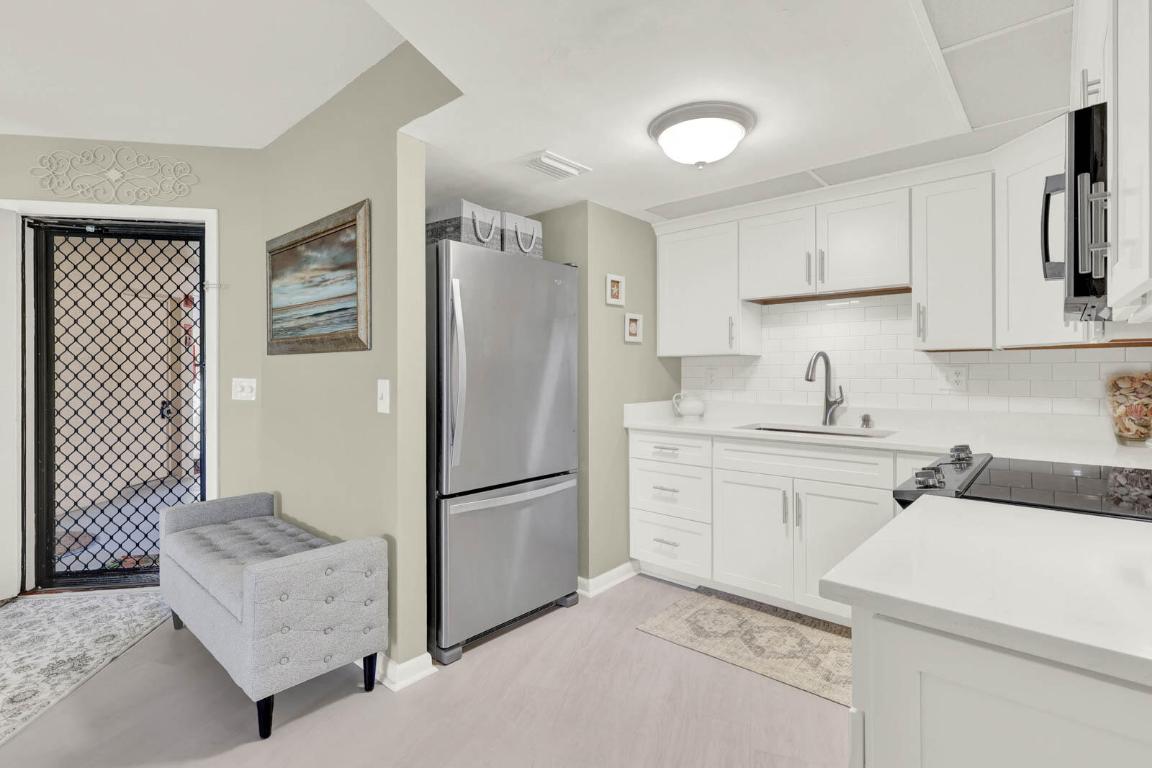 SAVANNAS CLUB CONDO - Residential