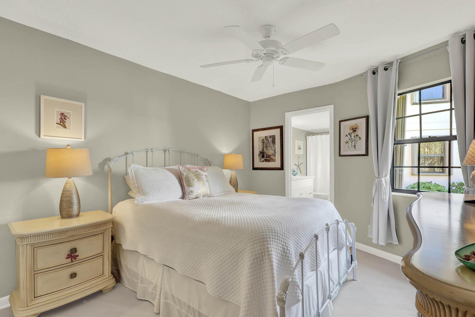 SAVANNAS CLUB CONDO - Residential