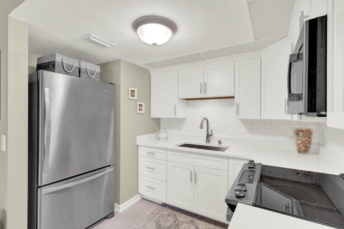 SAVANNAS CLUB CONDO - Residential