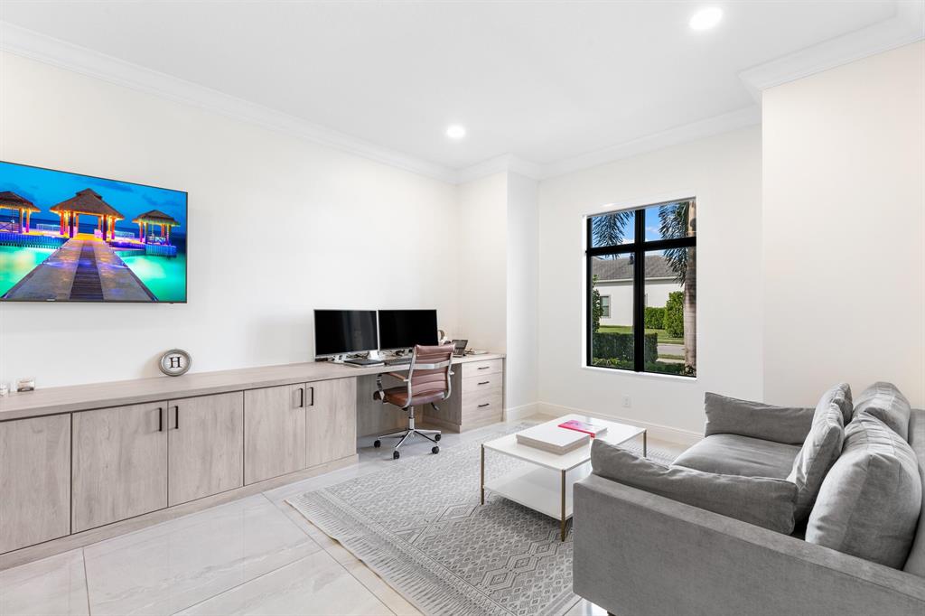 ROYAL PALM POLO - Residential