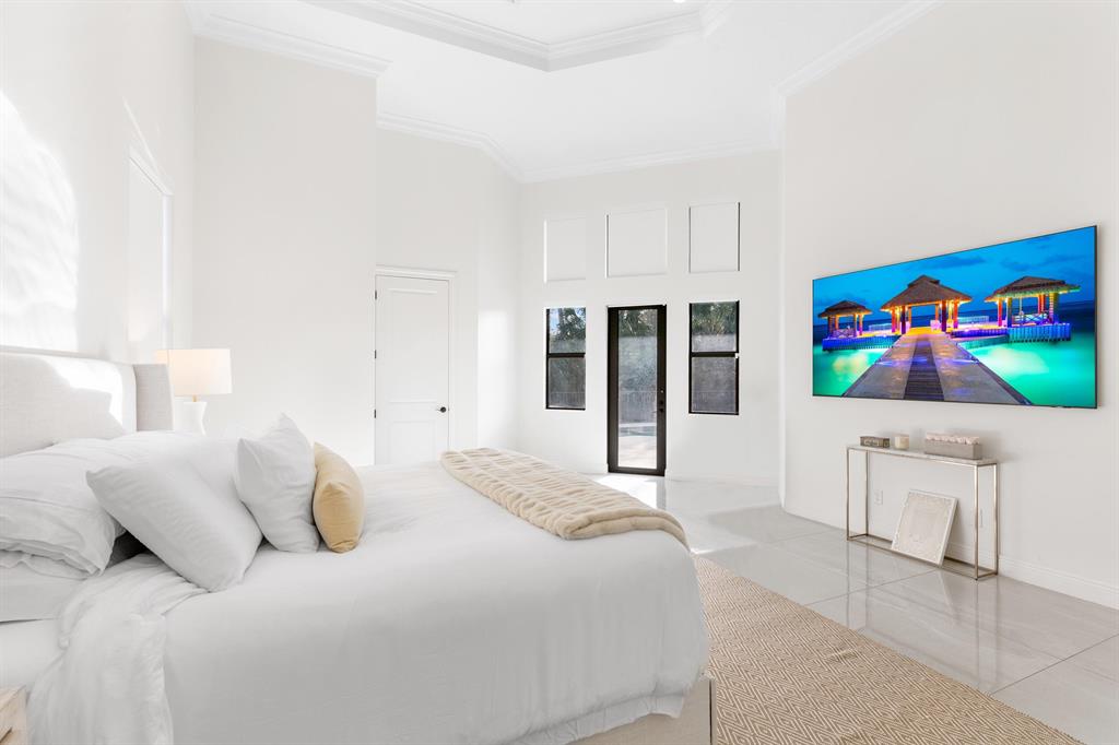 ROYAL PALM POLO - Residential