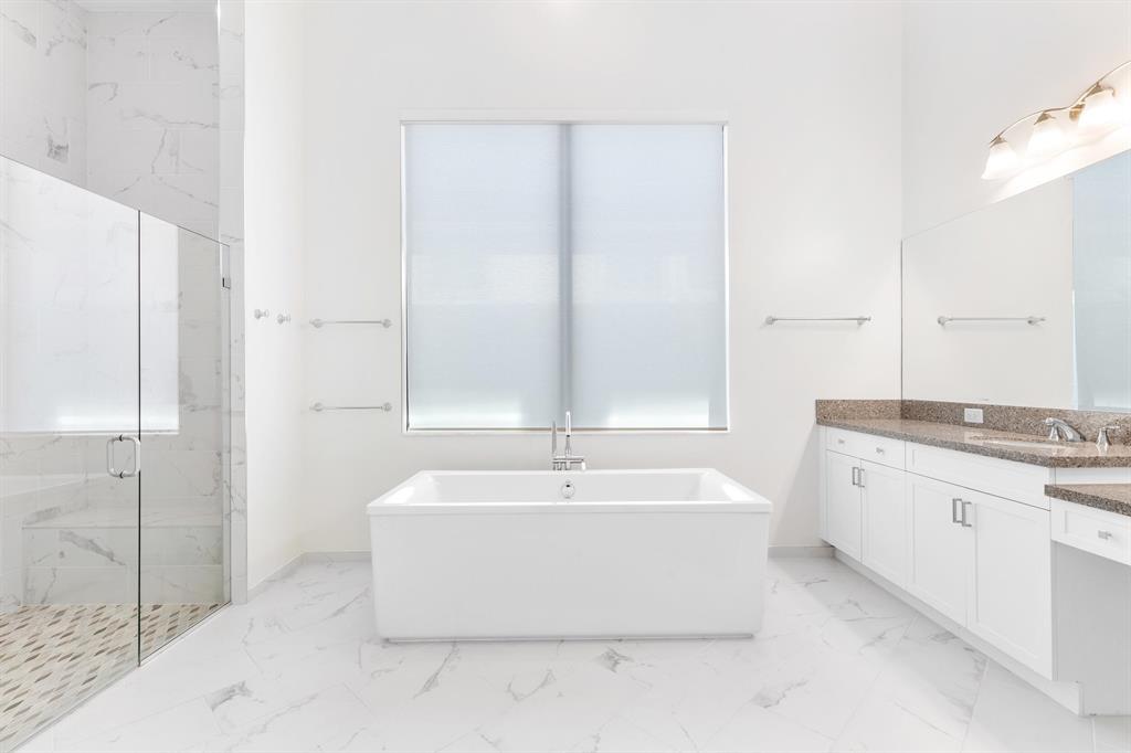 ROYAL PALM POLO - Residential