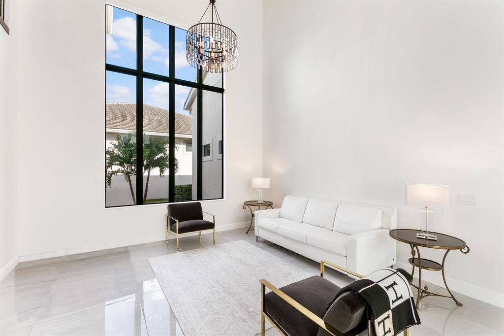 ROYAL PALM POLO - Residential