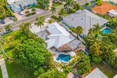 A home in Palm Beach Shores