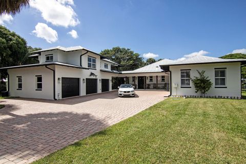 Photo of 310 SE Cardinal Way, Stuart, FL 34996 (MLS # R11132891)