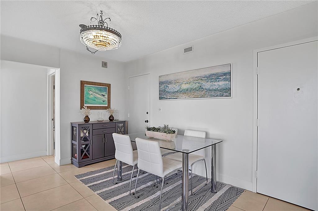 EMBASSY TOWER - Residential