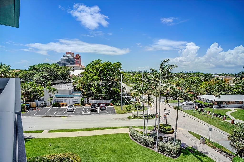 EMBASSY TOWER - Residential