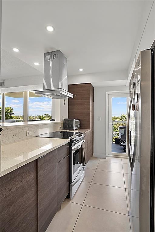 EMBASSY TOWER - Residential