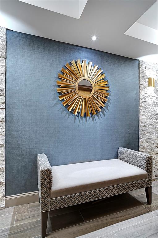 EMBASSY TOWER - Residential