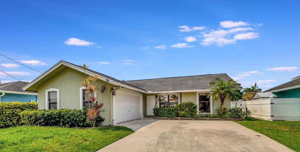 Photo of 6130 Barbara Street, Jupiter, FL 33458 (MLS # R10999688)